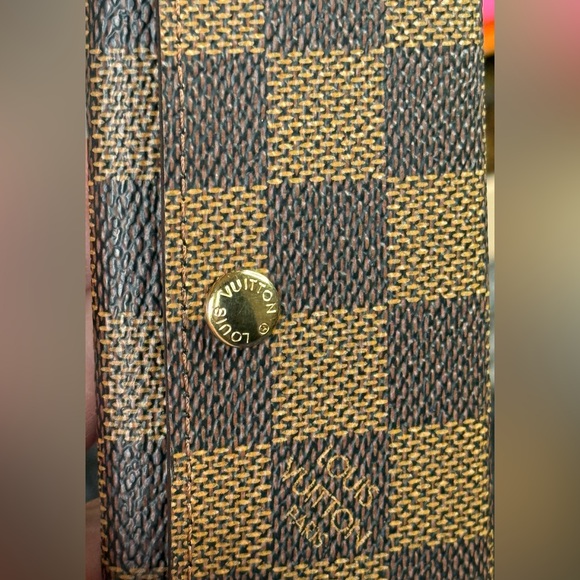 Louis Vuitton key holder - Picture 3 of 12